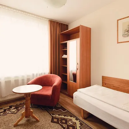 Goscinne Akropol Nocleg ze śniadaniem *