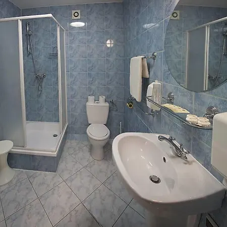 Goscinne Akropol Nocleg ze śniadaniem *