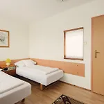 Goscinne Akropol Bed & Breakfast *