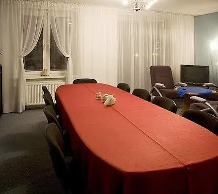 Alojamento de Acomodação e Pequeno-almoço Goscinne Akropol *